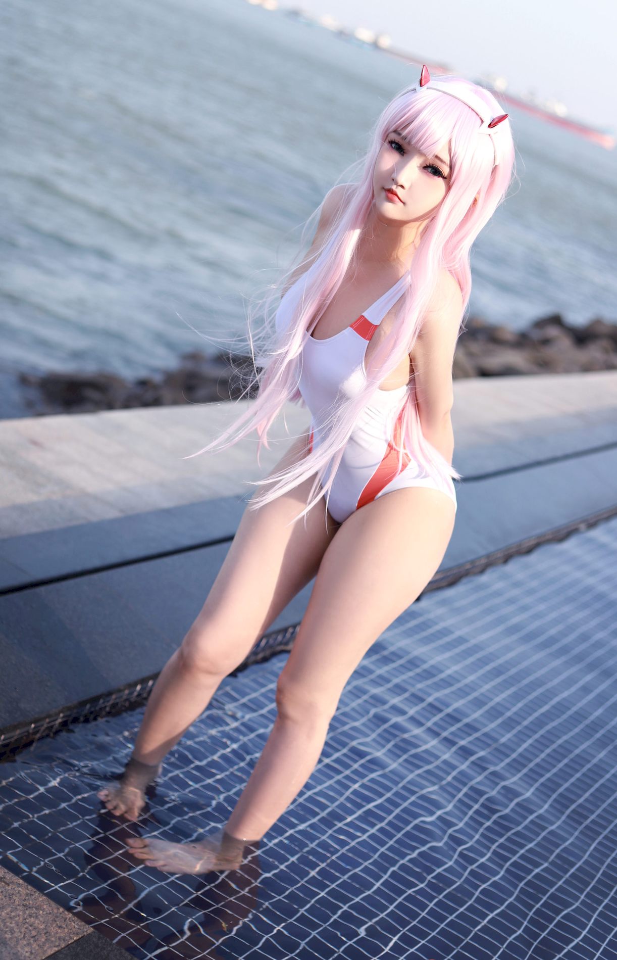 ͼ ģcoserд CoserС Zero Two @Potato Swimsuit Godzilla 1ҳ